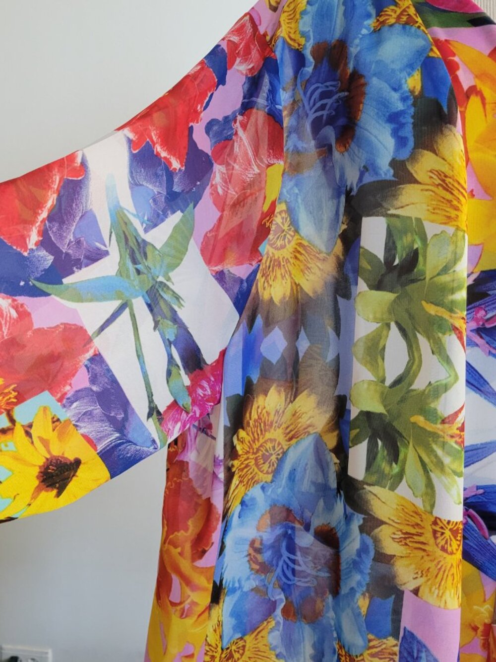 Vibrant Floral Art-to-Wear Sheer Kimono Jacket | S/M - Picture 11 of 16